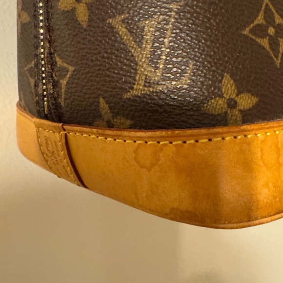 Louis Vuitton Monogram Shoulder Bag in Brown and Tan - Picture 7 of 14